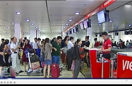 Dừng gần như toàn bộ chuyến bay nội địa đến và đi Hà Nội, TP Hồ Chí Minh