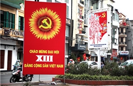 Phố phường Hà Nội rực rỡ cờ hoa chào mừng Đại hội XIII của Đảng