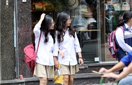 Học sinh Hà Nội vẫn &#39;quên&#39; đeo khẩu trang phòng chống dịch COVID-19