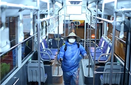 Khử khuẩn, giãn cách để đảm bảo an toàn trên các tuyến xe buýt mùa dịch COVID-19