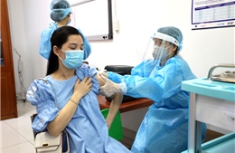 1.020 ‘bà bầu’ tại quận Hoàng Mai (Hà Nội) được tiêm vaccine phòng COVID-19