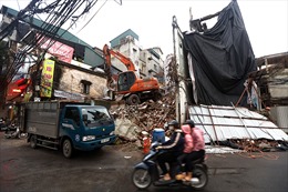 Tháo dỡ ngôi nhà khiến dự án ga ngầm metro Hà Nội bị &#39;treo&#39; nhiều tháng qua