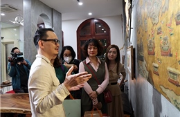 Khám phá thế giới nghệ thuật của họa sỹ Tạ Huy Long tại Xưởng thứ Bảy