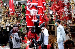 Thị trường đồ trang trí Noel sôi động trước dịp lễ Giáng sinh