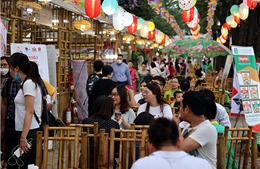 Nhiều món ăn ngon, sản phẩm độc đáo trong &#39;Lễ hội Ẩm thực và Du lịch làng nghề Hà Nội 2022&#39;