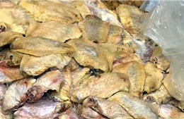 Hàng chục nghìn tấn gà thải loại nhập lậu vào Việt Nam