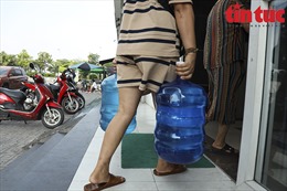 Người dân khu đô thị Thanh Hà khốn khổ vì thiếu nước sạch giữa thời tiết nắng nóng