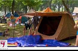 Dịch vụ cắm trại ‘hút khách’ dịp nghỉ lễ