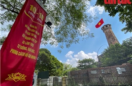 Đường phố Hà Nội rực rỡ cờ hoa chào mừng Ngày Giải phóng Thủ đô