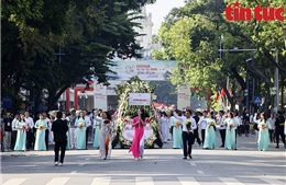 Video: Rực rỡ sắc màu Carnaval thu Hà Nội