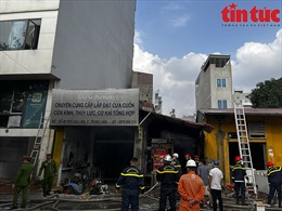 Hỏa hoạn thiêu trụi của hàng kim khí trên phố Đại Linh, Hà Nội
