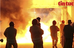 Cư dân chung cư đông nhất Hà Nội diễn tập chữa cháy, thoát nạn trong đêm
