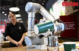 Trải nghiệm mới lạ tại quán cà phê sử dụng robot phục vụ dịp nghỉ Lễ 30/4–1/5