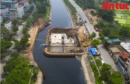 Đập dâng đầu tiên trên sông Tô Lịch thành hình sau 2 tháng thi công