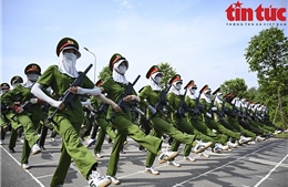 Vượt nắng hè, rèn ý chí, luyện tập diễu binh Kỷ niệm 80 năm Cách mạng Tháng Tám và Quốc khánh 2/9