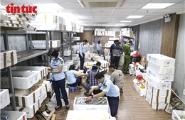 Hà Nội: Bắt giữ số lượng lớn sản phẩm sữa, thực phẩm chức năng, mỹ phẩm nhập lậu
