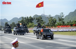 Uy lực dàn xe bọc thép, xe đặc chủng Bộ Công an trong luyện tập diễu binh, diễu hành