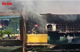 Hỏa hoạn thiêu rụi căn phòng tầng 5 khu A2 Phạm Ngọc Thạch