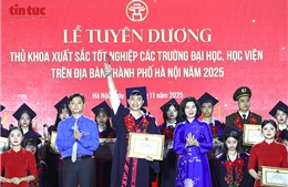 Hà Nội tuyên dương 95 Thủ khoa xuất sắc tốt nghiệp các trường đại học, học viện năm 2025