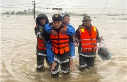 Trong tâm cơn &#39;đại hồng thủy&#39; - Bài 1: Tính mạng của nhân dân là trên hết, trước hết