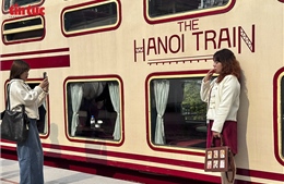 Đoàn tàu 'Hà Nội 5 cửa ô' hút khách dịp nghỉ Tết Dương lịch 2026