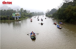 Chùa Hương 2026 siết chặt quản lý xuồng máy trên suối Yến