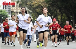 Hình ảnh đông đảo người dân hưởng ứng Ngày chạy Olympic 2026 vì sức khỏe toàn dân