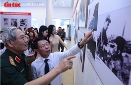 Ký ức Ngày Giải phóng miền Nam sống động qua triển lãm ảnh tại Hà Nội