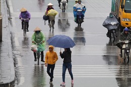 Thời tiết ngày 14/11: Hà Nội có mưa rào và có nơi có dông, trời rét