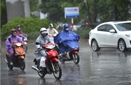 Thời tiết ngày 1/11: Hà Nội mưa rào, trời rét, Trung Bộ tiếp tục mưa to