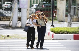 Thời tiết ngày 8/4: Nắng nóng gay gắt bao trùm nhiều khu vực, chiều tối xuất hiện mưa dông cục bộ