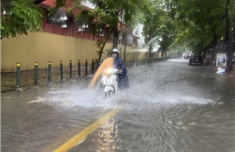 Thời tiết ngày 18/4: Mưa dông diện rộng ở Bắc Bộ, cảnh báo lốc sét và nguy cơ lũ quét, sạt lở