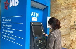 Cận Tết, ATM vắng khách trong khi app ngân hàng &#39;tắc đường&#39;