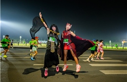 Những trang phục độc đáo trên đường chạy VPBank Hanoi International Marathon 2025