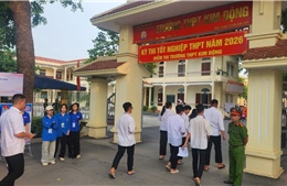 Thí sinh bước vào thi môn Ngữ văn của kỳ thi tốt nghiệp THPT