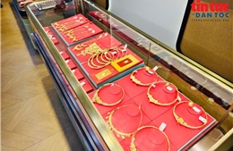 Thị trường vàng sáng 25/7: Việc giữ hay bán vàng cần dựa trên chiến lược quản trị danh mục rõ ràng 