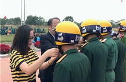 Tặng 1.400 mũ bảo hiểm cho chiến sĩ và người dân Lai Châu, Quảng Ninh