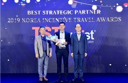 TST tourist nhận giải ‘Đối tác chiến lược’ 