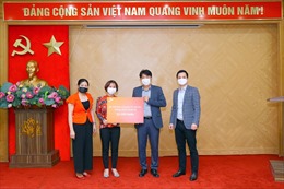 SK Việt Nam trao tặng thiết bị chẩn đoán virus SAR-CoV-2 cho Hà Nội