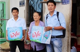 La Vie và Nestlé giúp người dân bị hạn mặn ở miền Tây