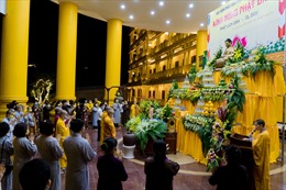 Học viện Phật giáo Việt Nam cầu nguyện chống dịch COVID-19 trong Lễ Phật Đản