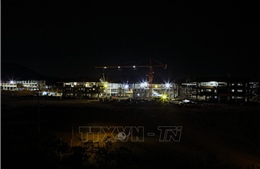 Những 'ánh sao đêm' trên công trường xây dựng Trường liên cấp vùng biên Si Pa Phìn, Điện Biên