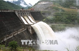 Nghệ An: Sau 2 ngày xả lũ, lượng nước đổ về Thủy điện Bản Vẽ vẫn tăng cao