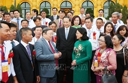 Quyền Chủ tịch nước Đặng Thị Ngọc Thịnh gặp mặt 63 đại biểu nông dân xuất sắc