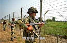Đấu súng dữ dội giữa quân đội Ấn Độ và Pakistan
