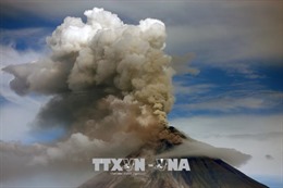 Núi lửa hoạt động mạnh nhất ở Philippines tiếp tục phun tro bụi