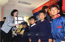 Đồng chí Trương Thị Mai thăm, tặng quà Tết tại Lâm Đồng