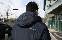 Thông điệp &#39;kín đáo&#39; trên áo khoác gửi đến nhà lãnh đạo Triều Tiên