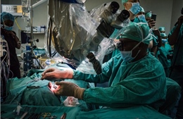 Nam Phi thực hiện thành công ca mổ thay xương tai giữa đầu tiên trên thế giới