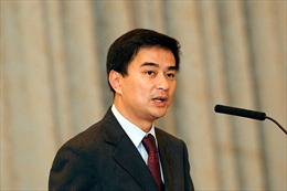 Thừa nhận thất bại, Chủ tịch Đảng Dân chủ Thái Lan Abhisit Vejjajiva tuyên bố từ chức